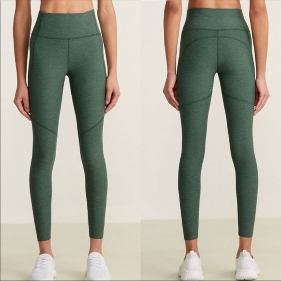 Outdoor Voices Women's 3/4 Warmup Legging in Evergreen - Picture 1 of 7